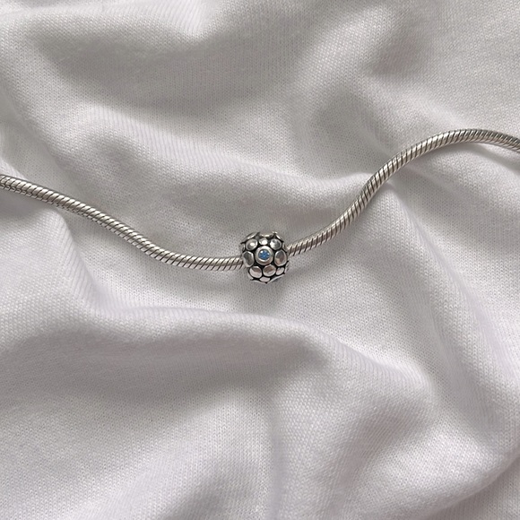 Authentic pandora 925 silver threaded core charm with blue crystal accents. - Picture 3 of 5